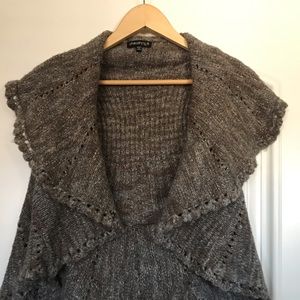 This beautiful knitted Short sleeve Vest